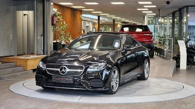 Gebraucht Mercedes E220 AMG 194 PS (142 kW) 2017 Schwarz Coupé