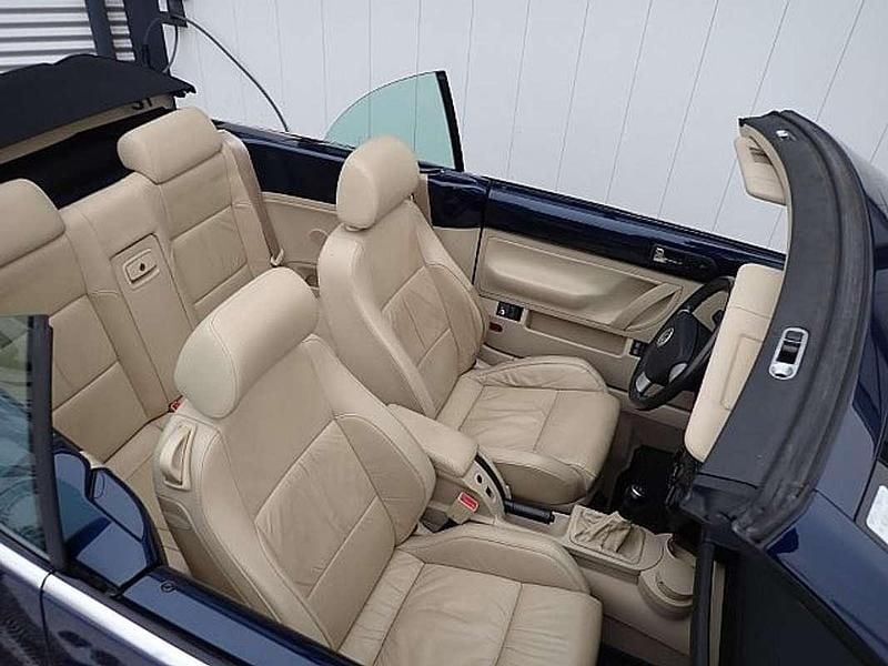 Gebraucht VW Beetle 101 PS (74 kW) 2004 Blau Cabrio
