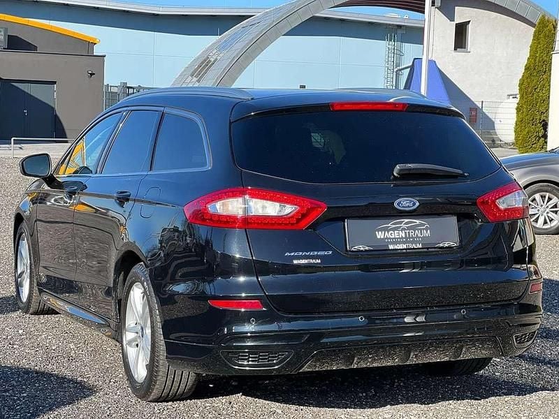 Gebraucht Ford Mondeo Titanium 150 PS (110 kW) 2016 Schwarz Kombi