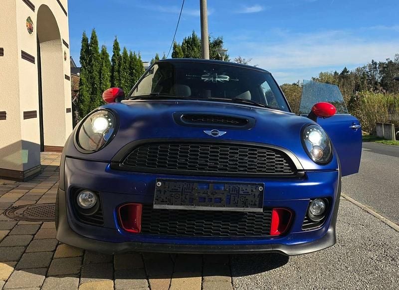 Blau Gebraucht 2013 Mini John Cooper Works Kleinwagen | € 21.900 - Bild 1/4
