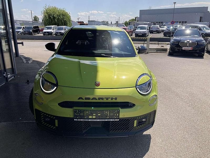 Neu Abarth 600e Scorpionissima 207 kW (282 PS) 2025 Grün SUV