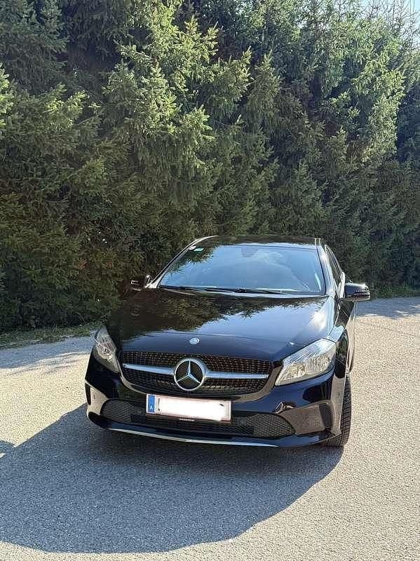 Gebraucht Mercedes A180 109 PS (80 kW) 2017 Schwarz Kleinwagen