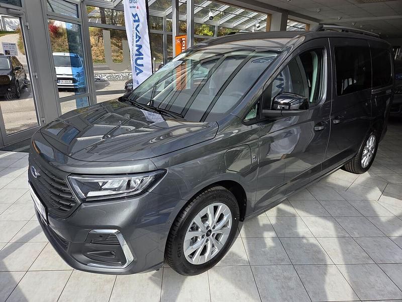 Neu Ford Tourneo Titanium 150 PS (110 kW) 2025 Van / Kleinbus
