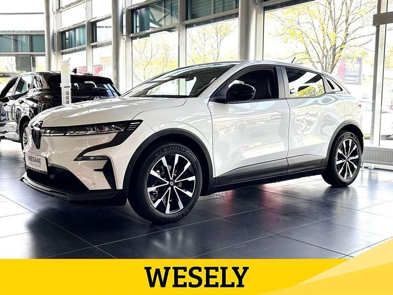 Weiß Gebraucht 2023 Renault Megane E-Tech Evolution Limousine | € 31.990 (Fairer Preis) - Bild 1/4