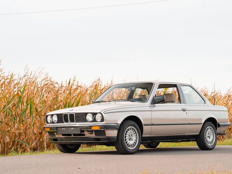 Gebraucht BMW 320 125 PS (91 kW) 1983 Beige Limousine