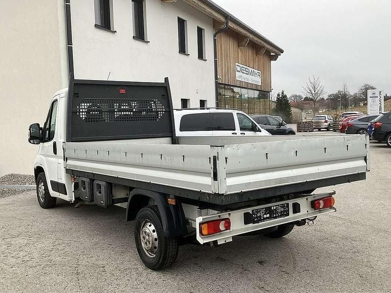 Gebraucht Peugeot Boxer 131 PS (96 kW) 2019 Weiß Van