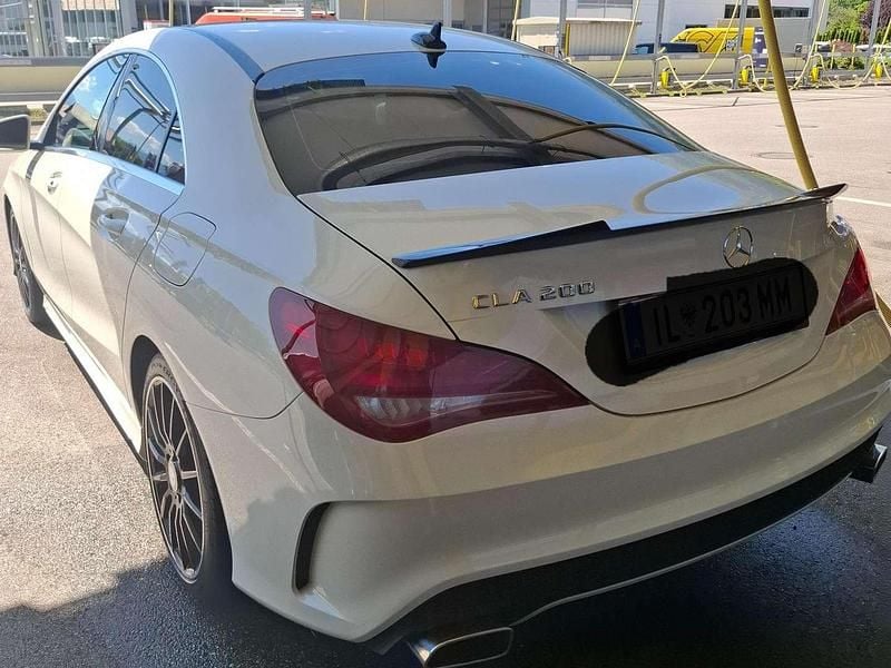 Weiß Gebraucht 2014 Mercedes CLA200 Coupé | € 17.000 (Fairer Preis) - Bild 1/4