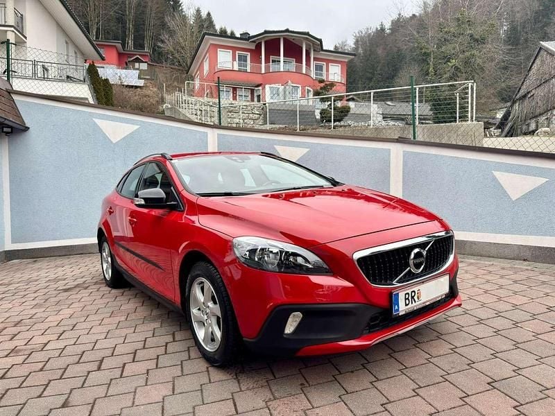Gebraucht Volvo V40 CC 152 PS (111 kW) 2017 Rot Kombi