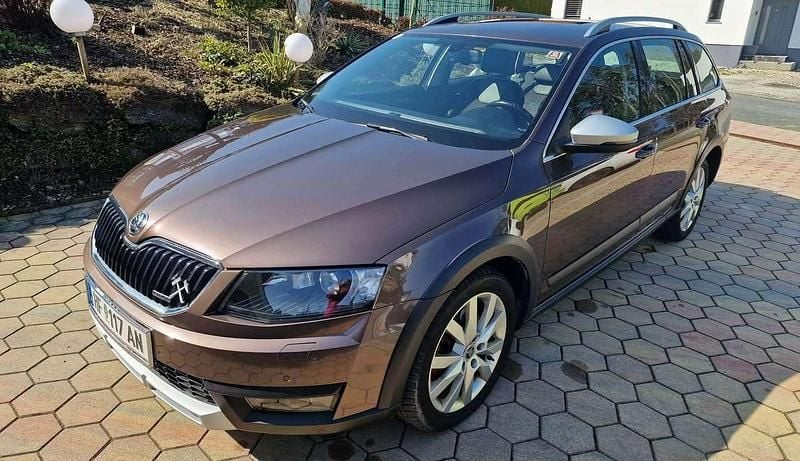 Gebraucht Skoda Octavia RS 184 PS (135 kW) 2016 Braun Kleinwagen