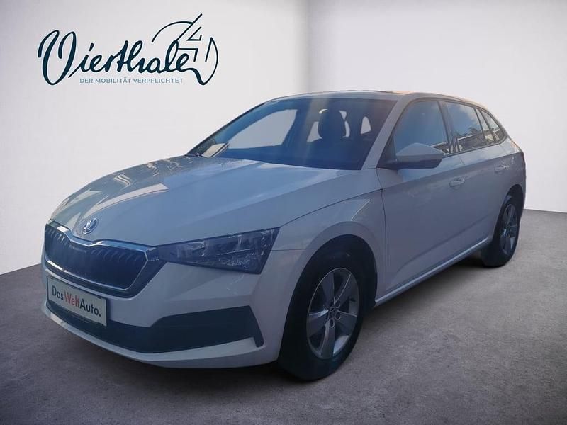 Weiss normal Gebraucht 2023 Skoda Scala Active Kleinwagen | € 16.600 (Fairer Preis) - Bild 1/4