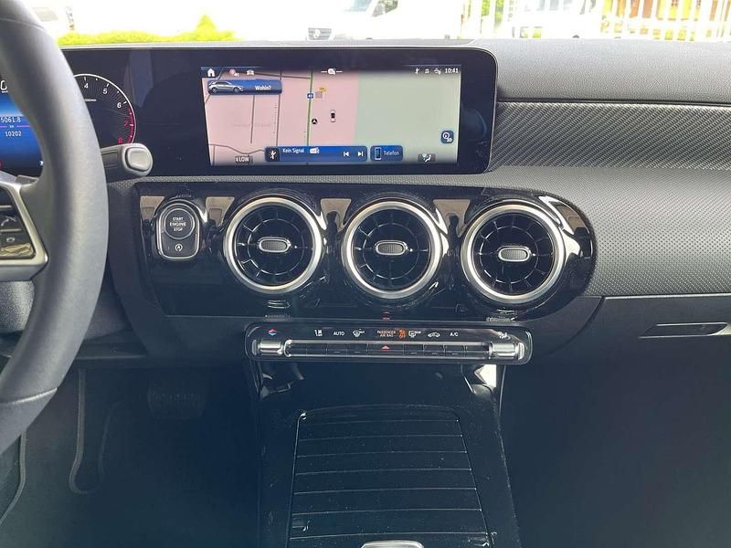 Gebraucht Mercedes A180 Advanced 136 PS (100 kW) 2024 Schwarz Kleinwagen