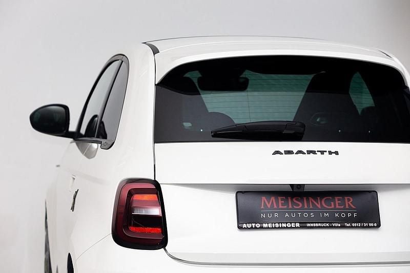 Gebraucht Abarth 500e Scorpionissima 114 kW (155 PS) 2025 Weiß Kleinwagen