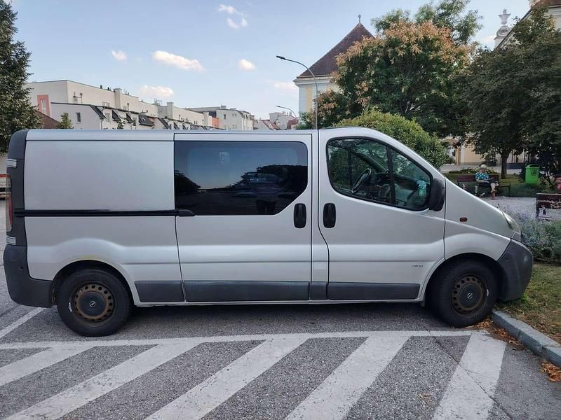Gebraucht Opel Vivaro 101 PS (74 kW) 2002 Silber Van / Kleinbus