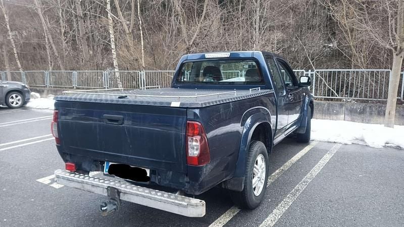 Gebraucht Isuzu D-Max 136 PS (100 kW) 2011 Blau Abholung