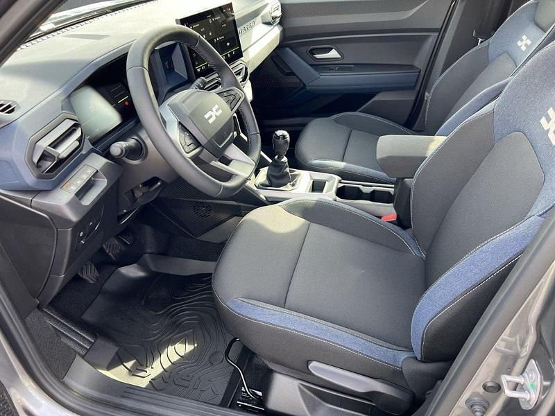 Neu Dacia Duster Journey 101 PS (74 kW) 2025 Grün SUV