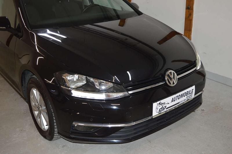 Gebraucht VW Golf VII 86 PS (63 kW) 2018 Schwarz Kleinwagen