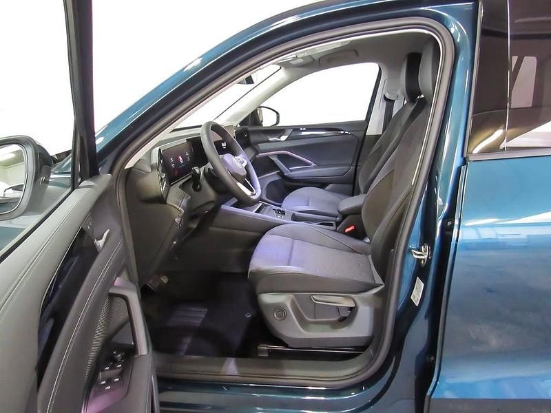 Gebraucht VW Tiguan 150 PS (110 kW) 2025 Dunkelblau  metallic SUV