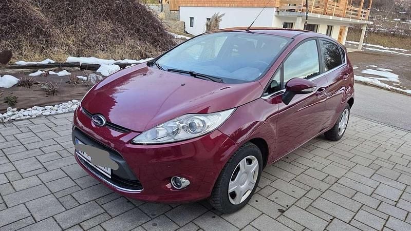 Gebraucht Ford Fiesta Titanium 82 PS (60 kW) 2010 Violett Kleinwagen