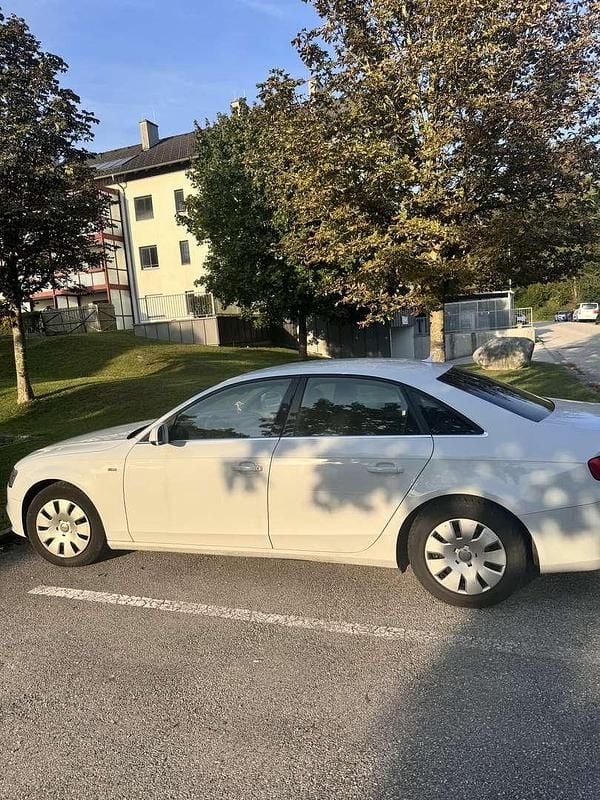 Gebraucht Audi A4 150 PS (110 kW) 2013 Limousine