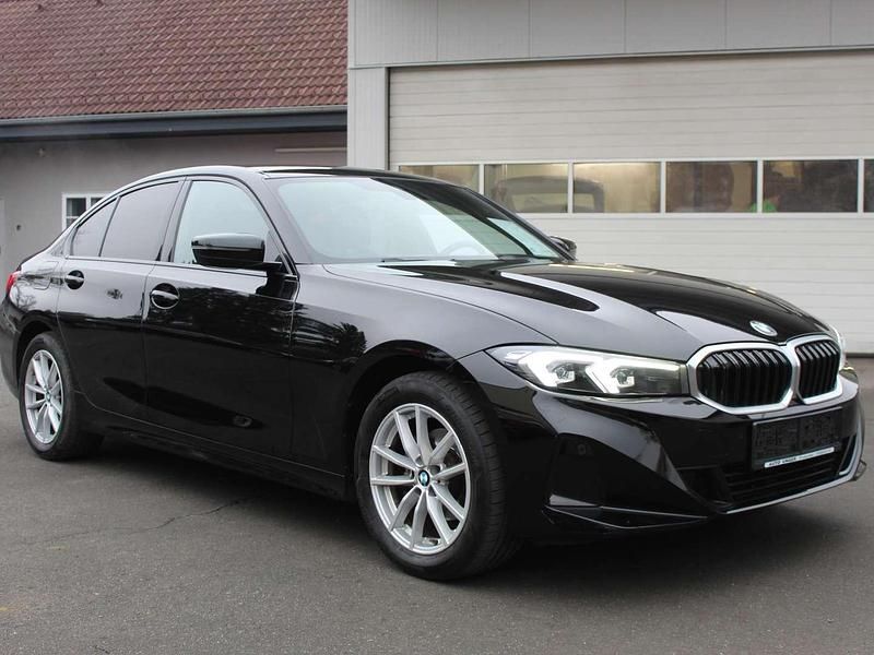 Gebraucht BMW 318 Shadowline 156 PS (114 kW) 2022 Schwarz Limousine