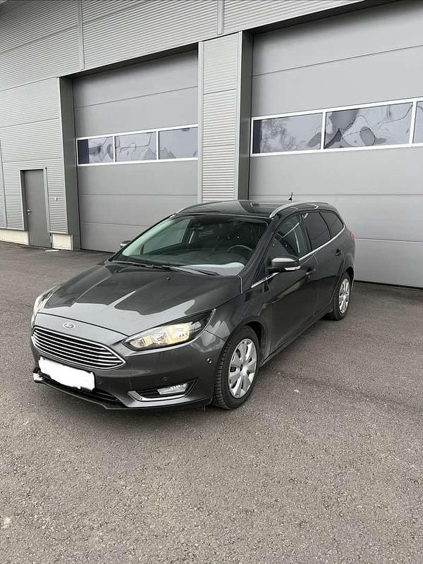 Gebraucht Ford Focus Titanium 120 PS (88 kW) 2016 Grau Kombi