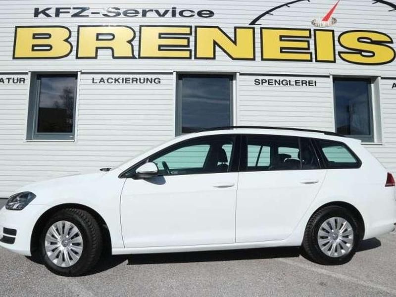 Gebraucht VW Golf VII Trendline 90 PS (66 kW) 2016 Weiß Kombi