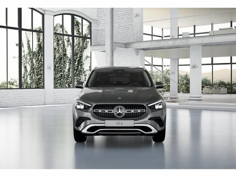 Gebraucht Mercedes GLA180 Edition 136 PS (100 kW) 2025 Mountaingrau metallic SUV