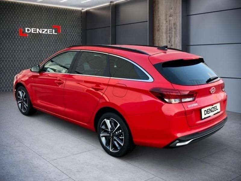 Neu Hyundai i30 GO! 97 PS (71 kW) 2025 Engine red Kombi