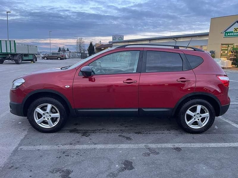 Gebraucht Nissan Qashqai 360º 131 PS (96 kW) 2013 Rot SUV