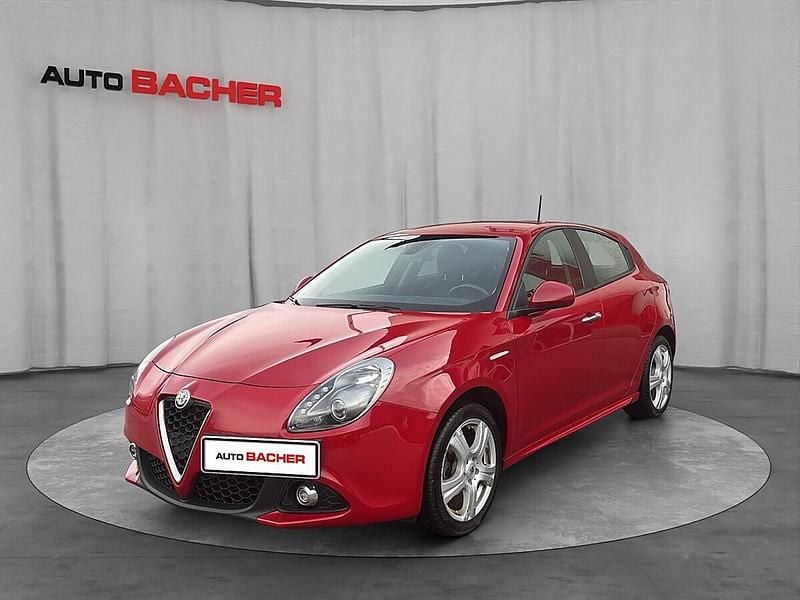 Gebraucht Alfa Romeo Giulietta Super 120 PS (88 kW) 2017 Rot Kleinwagen