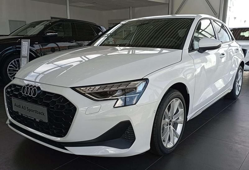 Neu Audi A3 116 PS (85 kW) 2025 Weiß Limousine