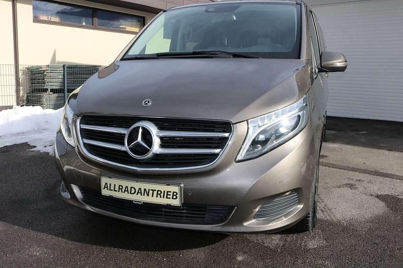Gebraucht Mercedes V220 163 PS (119 kW) 2017 Grau Van / Kleinbus