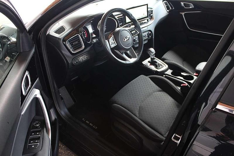 Gebraucht Kia Ceed Sportswagon Silver 136 PS (100 kW) 2021 Schwarz Kombi