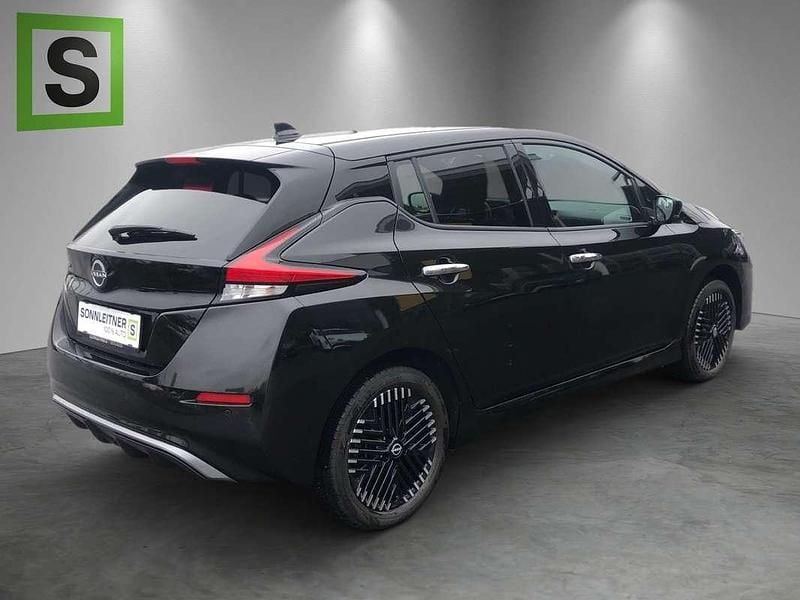 Gebraucht Nissan Leaf N-Connecta 160 kW (218 PS) 2023 Schwarz Kleinwagen
