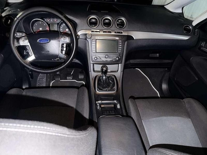 Gebraucht Ford S-MAX Business Edition 140 PS (102 kW) 2013 Van / Kleinbus