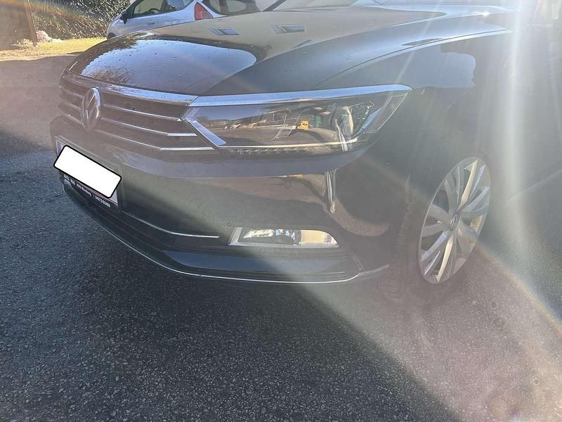 Gebraucht VW Passat Highline 150 PS (110 kW) 2015 Schwarz Kombi