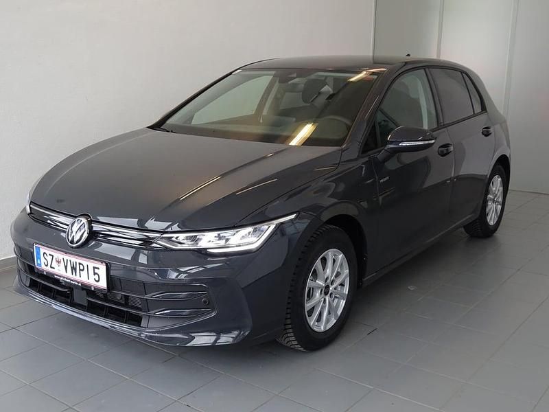 Mittelgrau metallic Gebraucht 2024 VW Golf VIII Limousine | € 27.750 (Fairer Preis) - Bild 1/4
