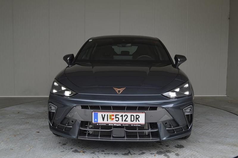 Neu Cupra Leon 150 PS (110 kW) 2025 Dunkelgrau  metallicperleffekt