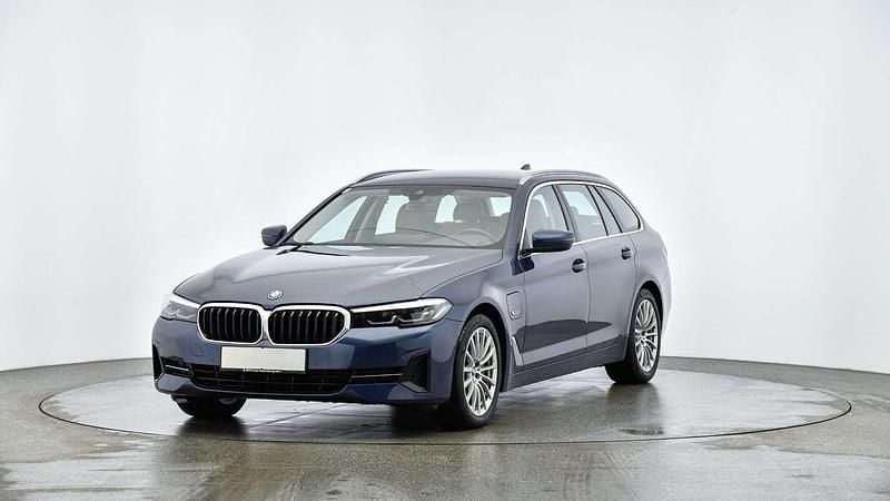 Gebraucht BMW 530e Sport Line 292 PS (214 kW) 2021 Blau Kombi