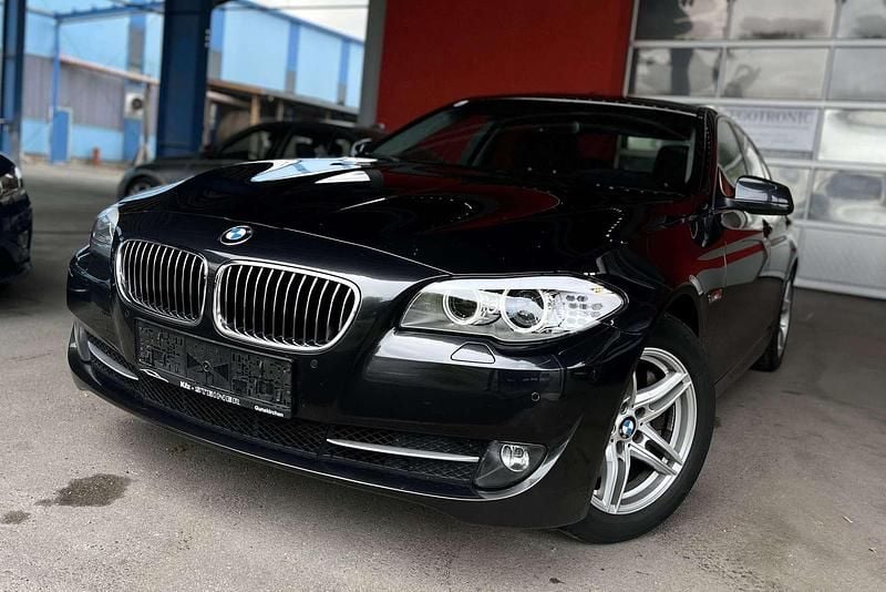 Gebraucht BMW 525 Sport Line 204 PS (150 kW) 2011 Grau Limousine
