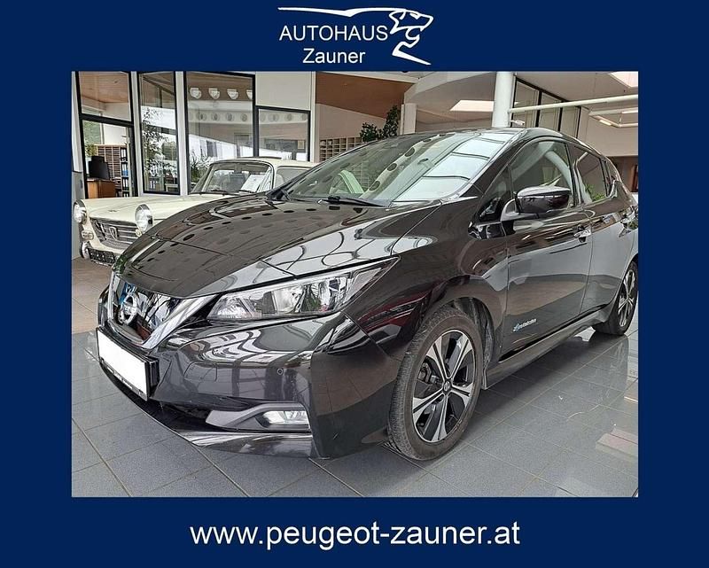 Schwarz Gebraucht 2018 Nissan Leaf N-Connecta Kleinwagen | € 9.995 (Fairer Preis) - Bild 1/4