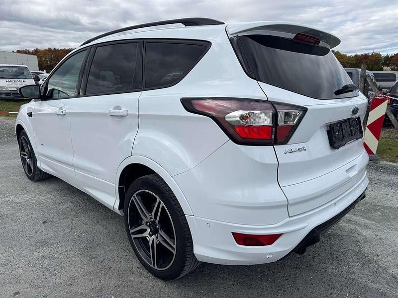 Gebraucht Ford Kuga ST-Line 150 PS (110 kW) 2017 Weiß SUV