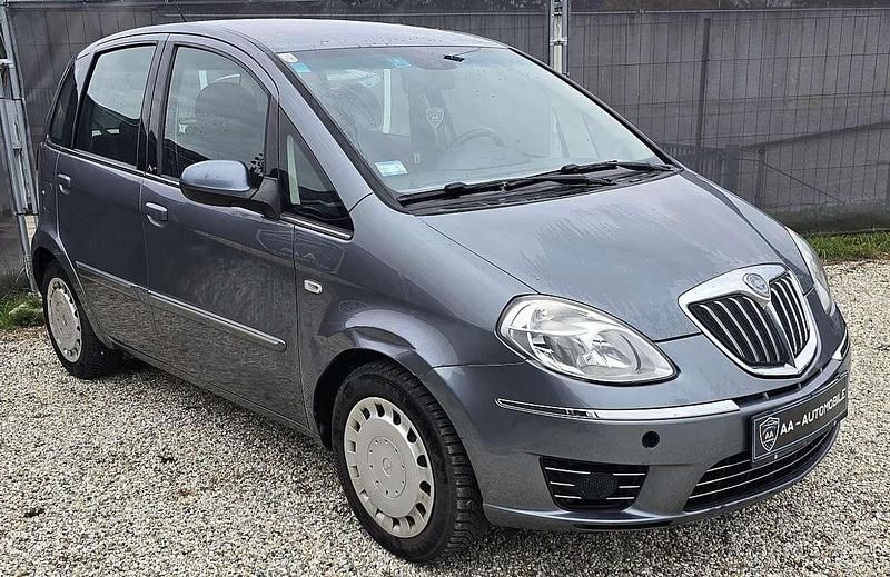 Gebraucht Lancia Musa S 95 PS (69 kW) 2010 Grau Van / Kleinbus