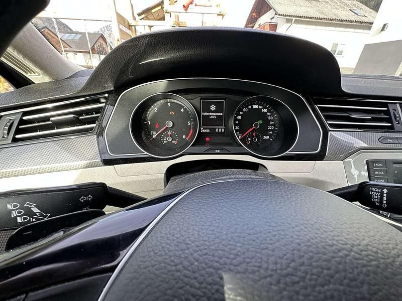 Grau Gebraucht 2016 VW Passat Alltrack Kombi | € 12.300 (Guter Preis) - Bild 1/4