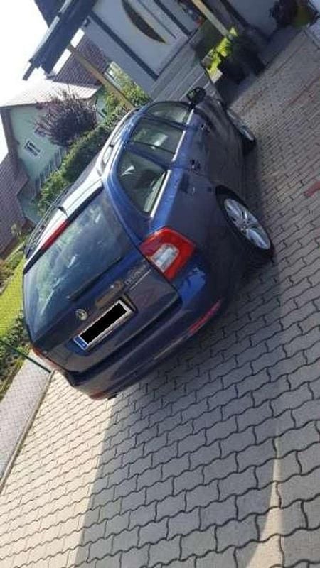 Gebraucht Skoda Octavia Elegance 105 PS (77 kW) 2010 Blau Kombi