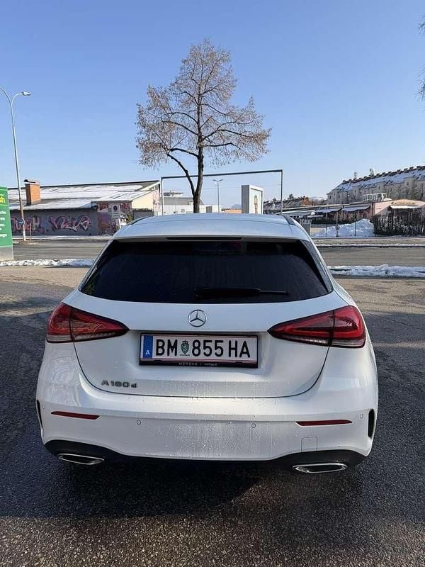 Gebraucht Mercedes A180 AMG line 116 PS (85 kW) 2018 Limousine