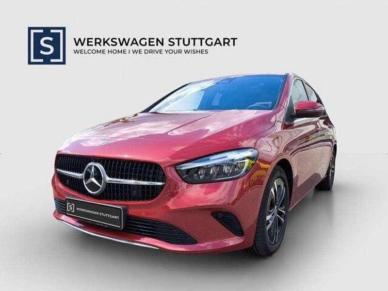 Gebraucht Mercedes B220 Progressive 190 PS (139 kW) 2024 Rot Van / Kleinbus