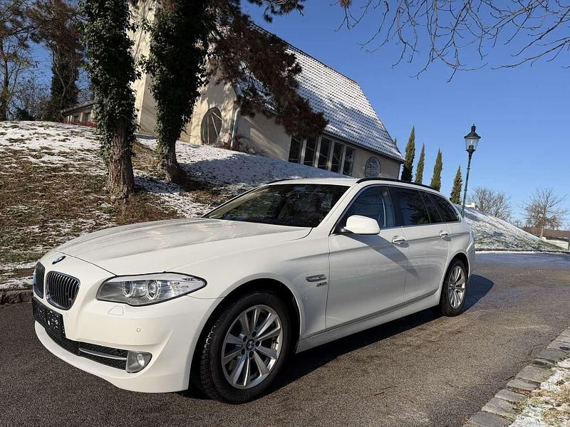 Gebraucht BMW 525 218 PS (160 kW) 2011 Weiß Kombi
