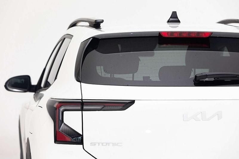Gebraucht Kia Stonic Silver 101 PS (74 kW) 2025 Weiß SUV