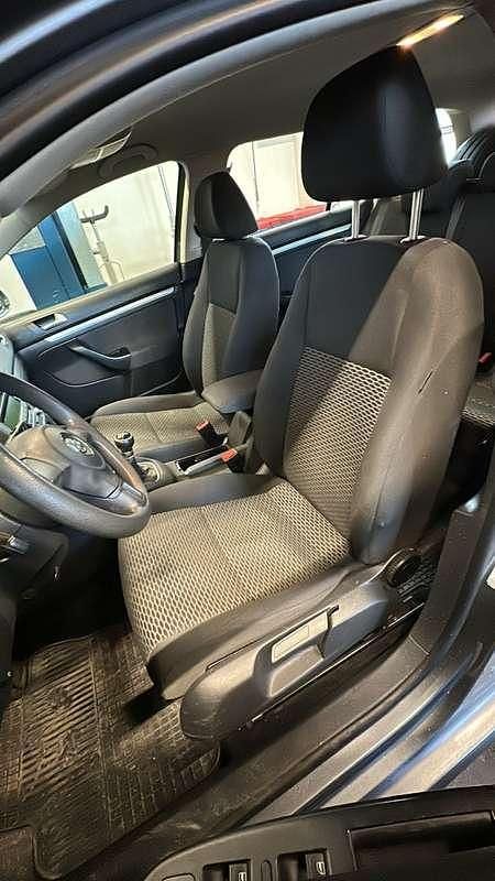 Gebraucht VW Golf VI 90 PS (66 kW) 2011 Kleinwagen